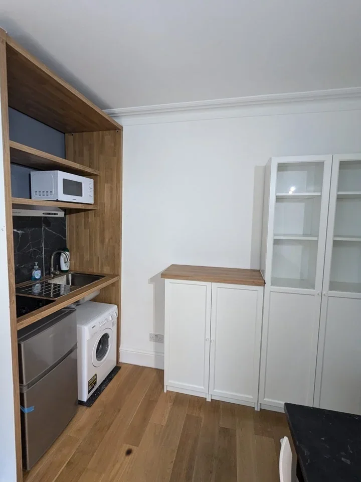 Flat Addison Road in Greater London