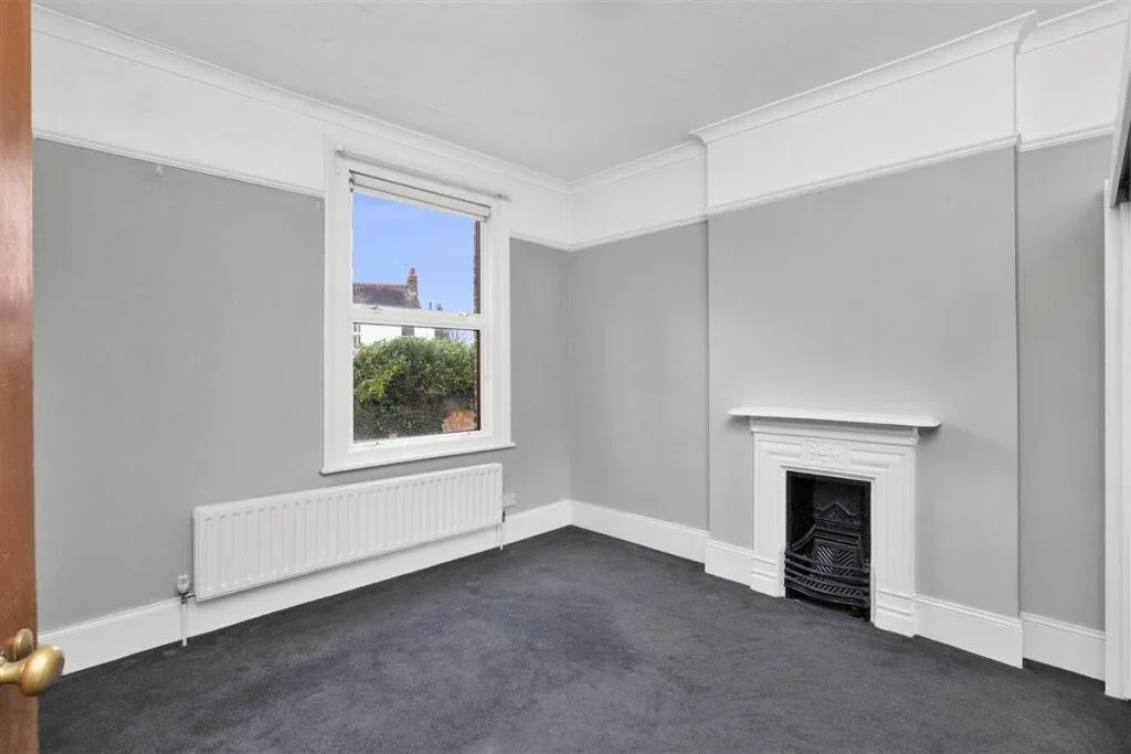 Flat Wickham Road in Greater London
