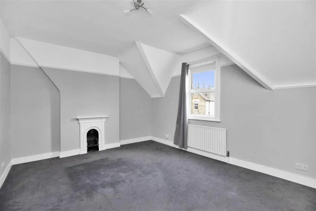 Flat Wickham Road in Greater London