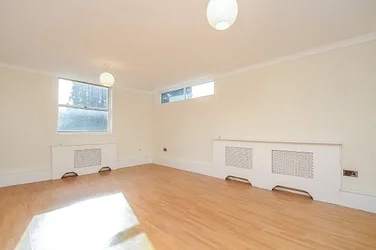 Flat Berystede in Greater London