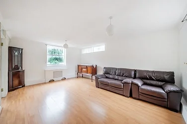 Flat Berystede in Greater London
