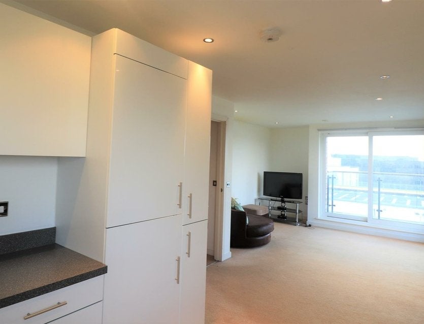 Flat Bennett's Yard in Greater London