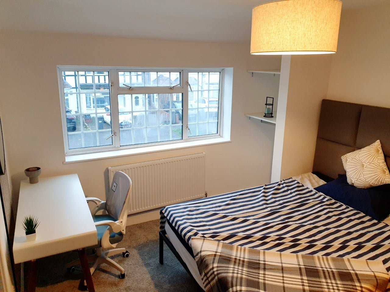 Room West Way in Greater London