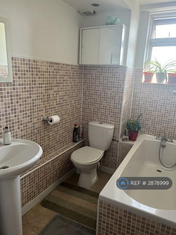 Room Jubilee Street in Greater London