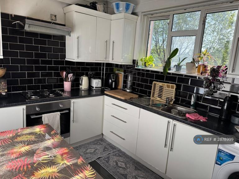 Room Jubilee Street in Greater London