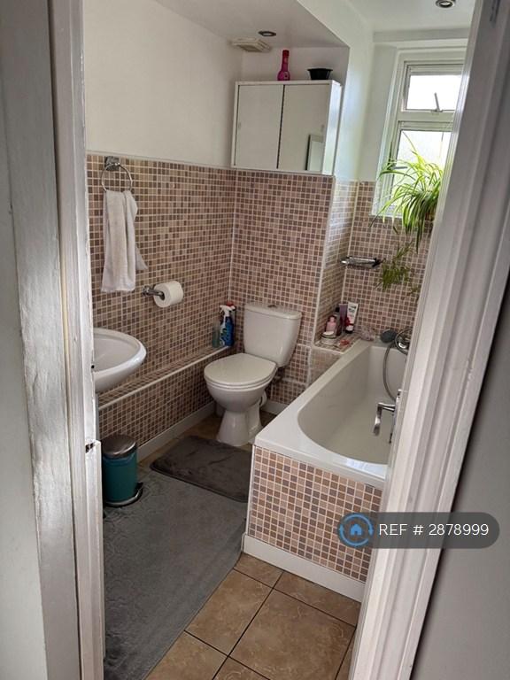 Room Jubilee Street in Greater London