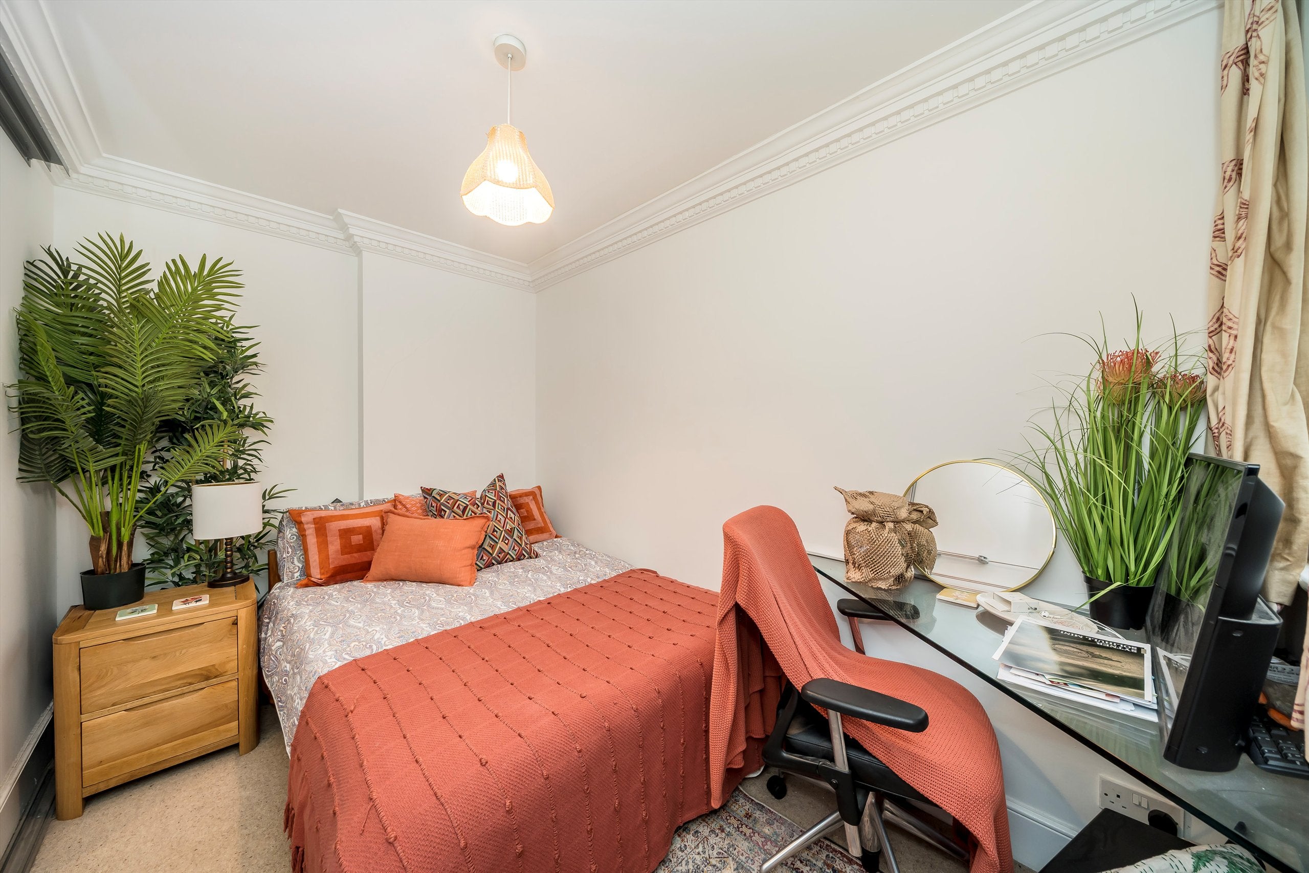 Flat Charlwood Street in City of Westminster