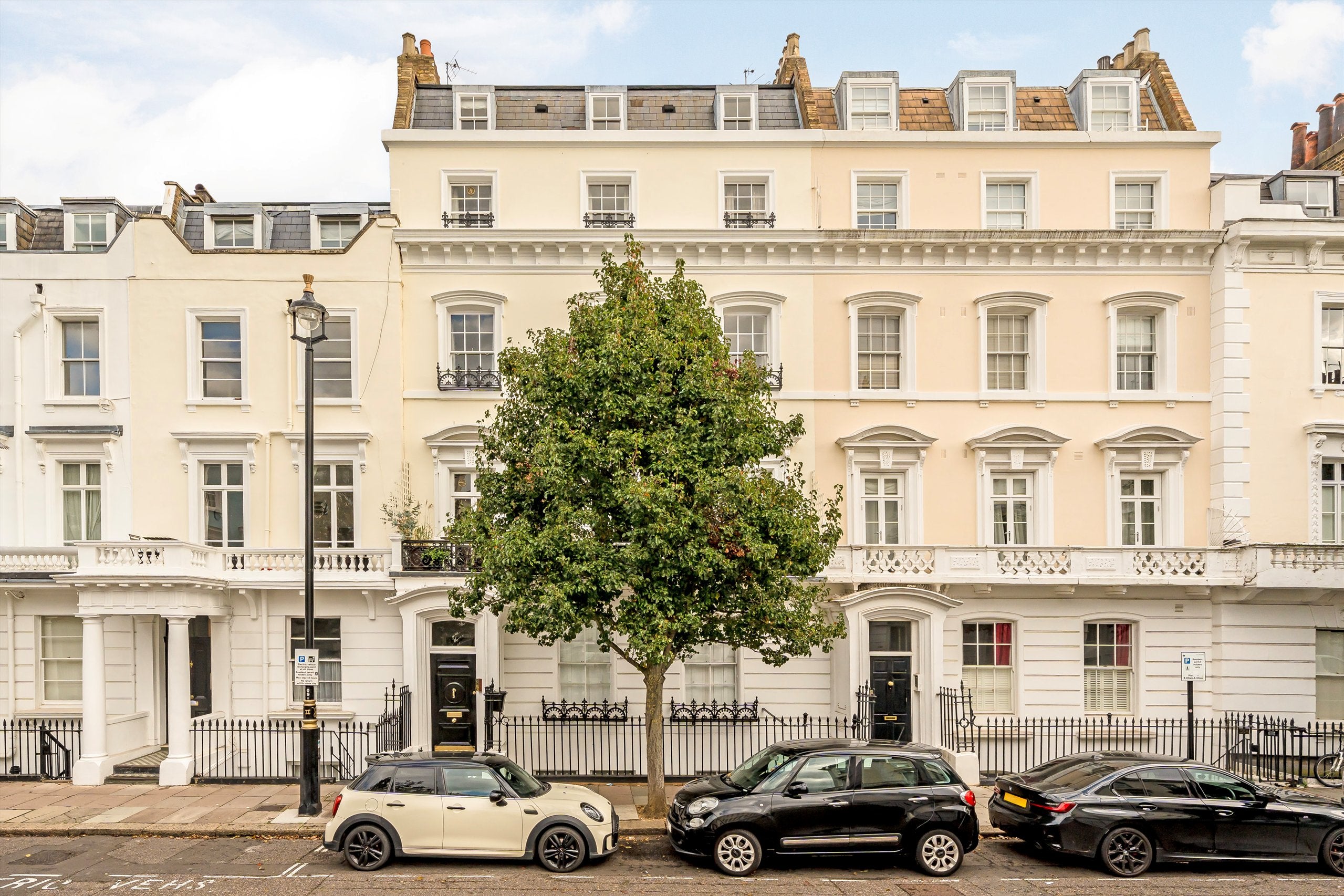 Flat Charlwood Street in City of Westminster