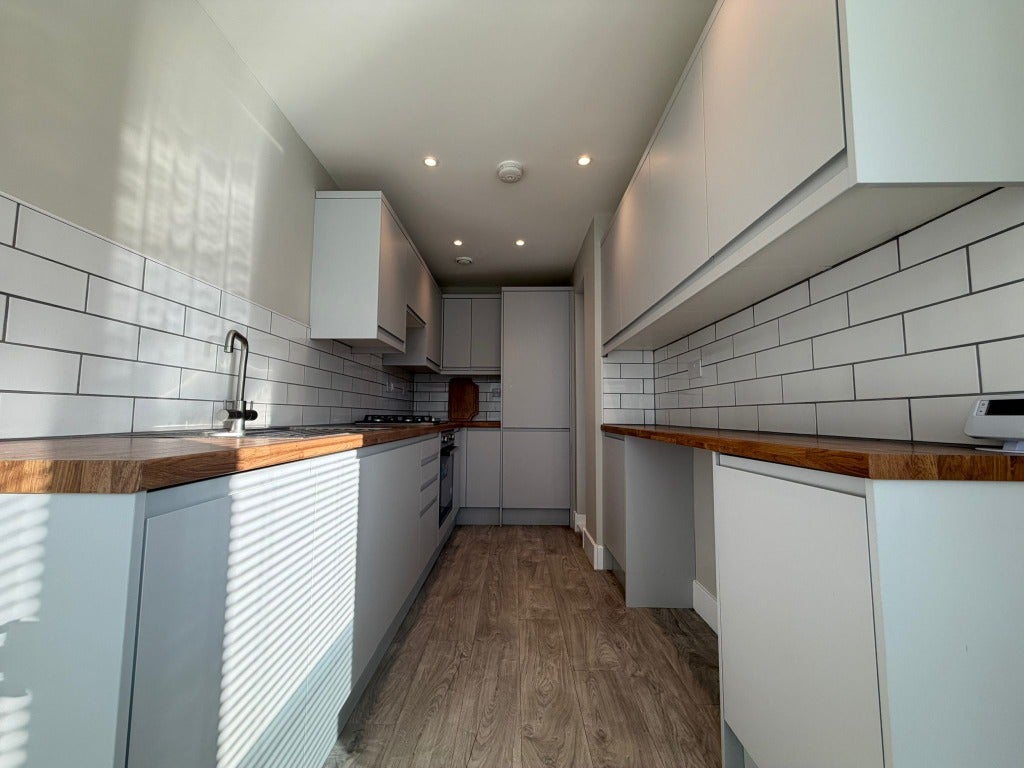 Flat Berryknowes Avenue in Glasgow