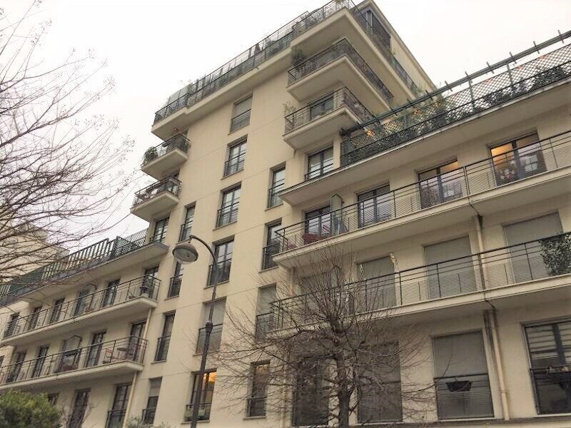 Flat Avenue René Boylesve in Paris