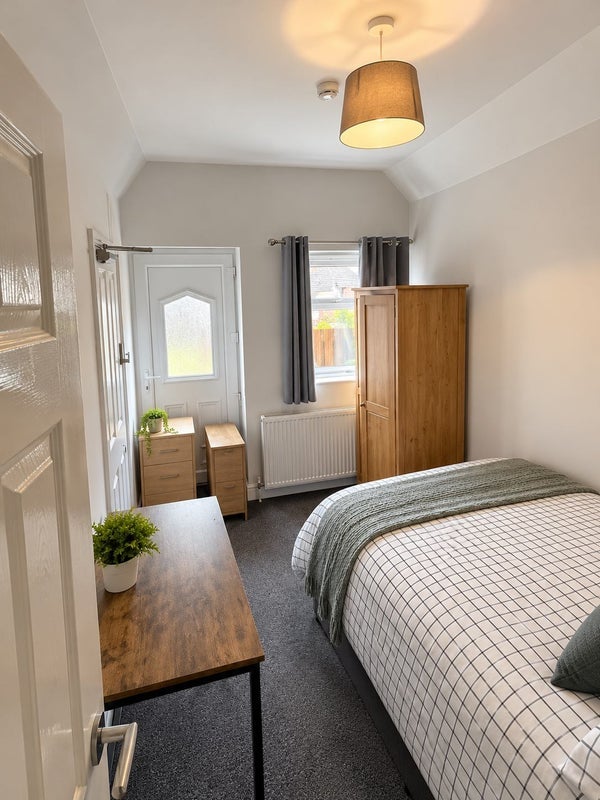 Room Derby Street in Barnsley
