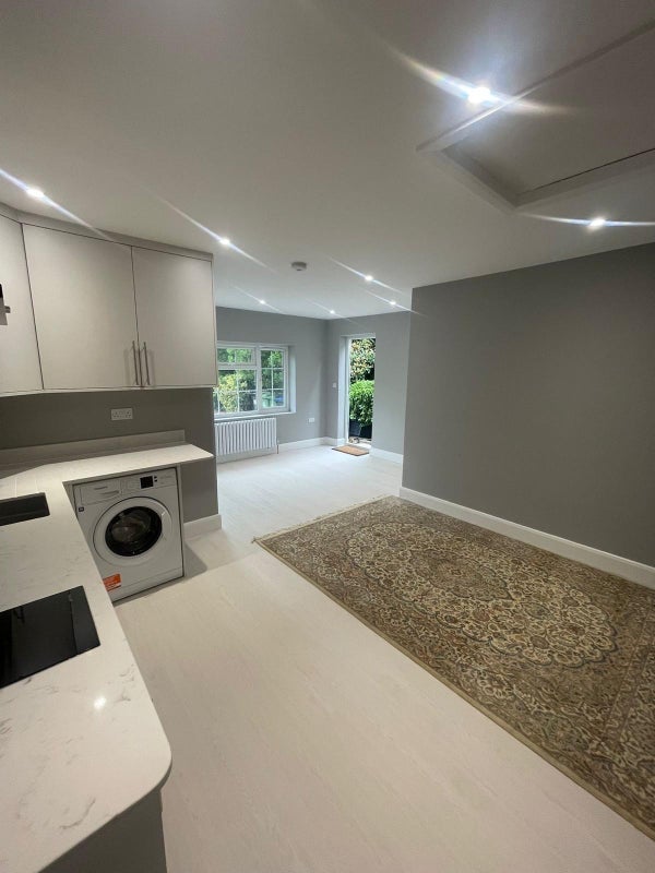 Room Hollybush Hill in Stoke Poges