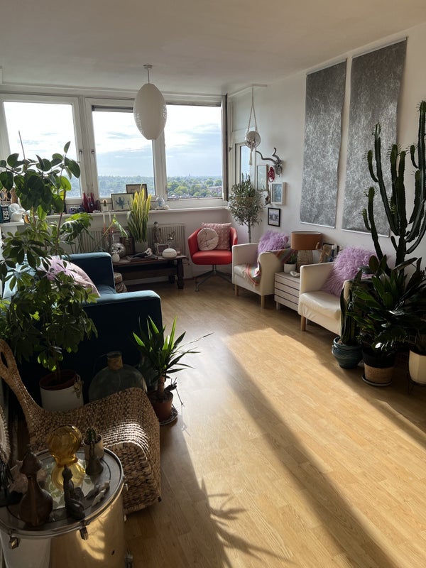 Room Neville Gill Close in Greater London