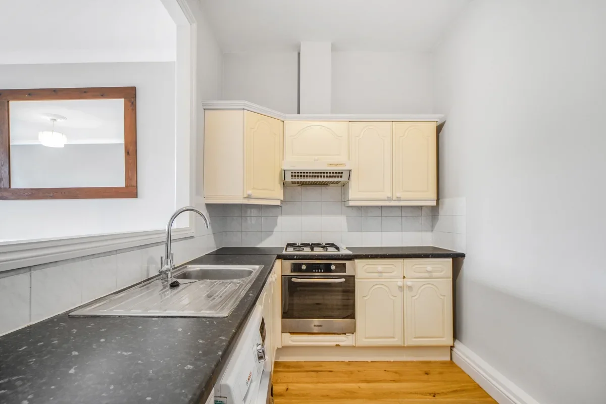 Flat Devonshire Drive in Greater London