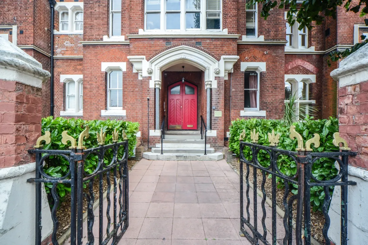 Flat Devonshire Drive in Greater London