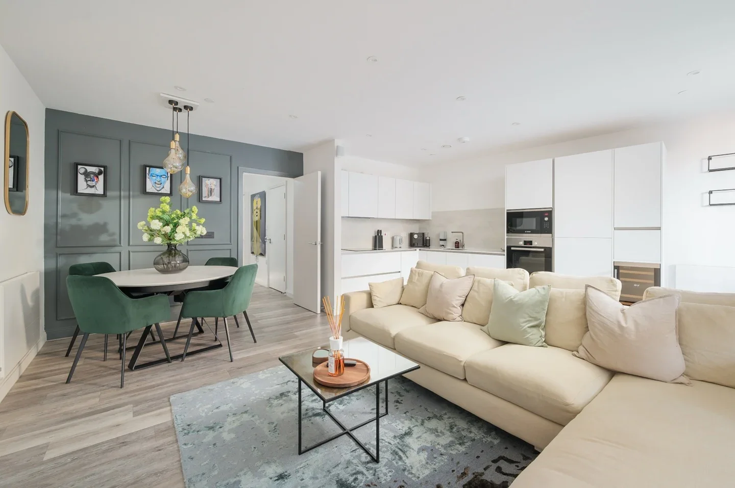 Flat Scena Way in Greater London