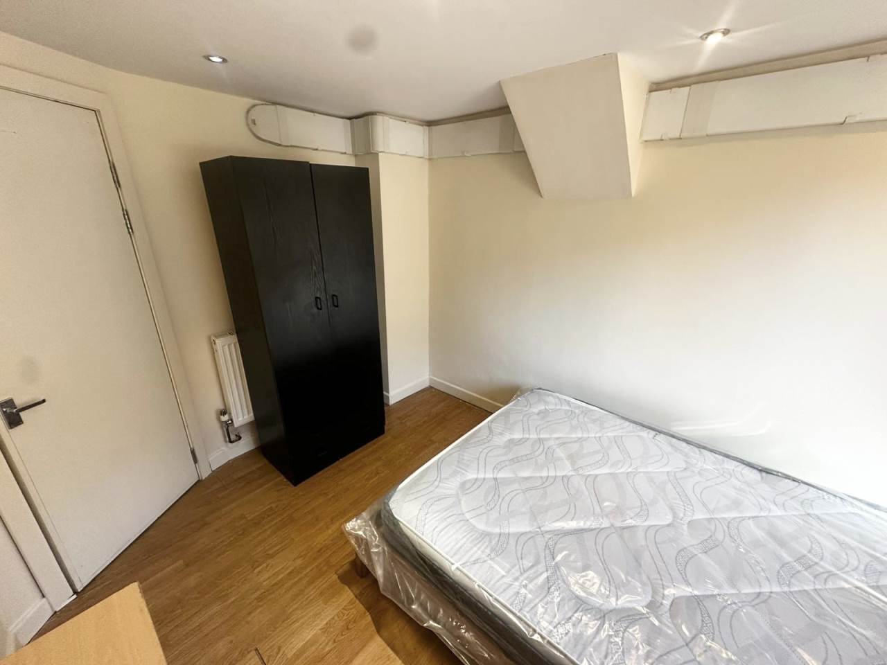 Room Bankfield Road in Leeds
