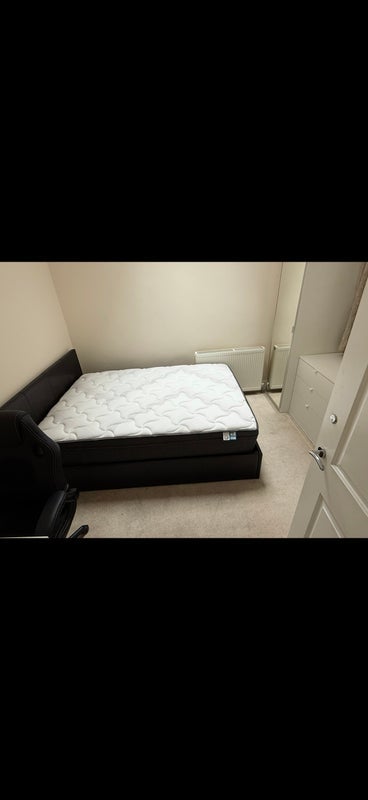 Room Leigham Court Road in Greater London