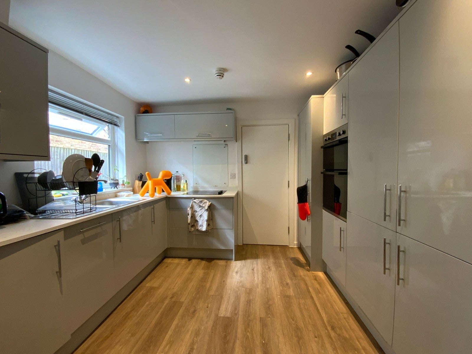 Room Hughenden Road in High Wycombe