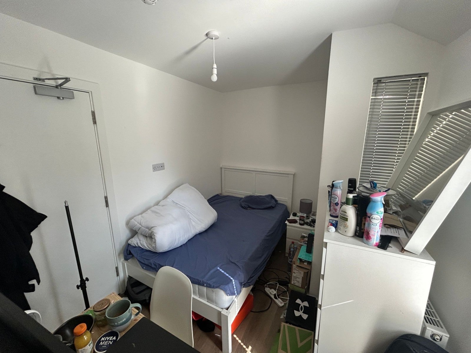 Room Hughenden Road in High Wycombe