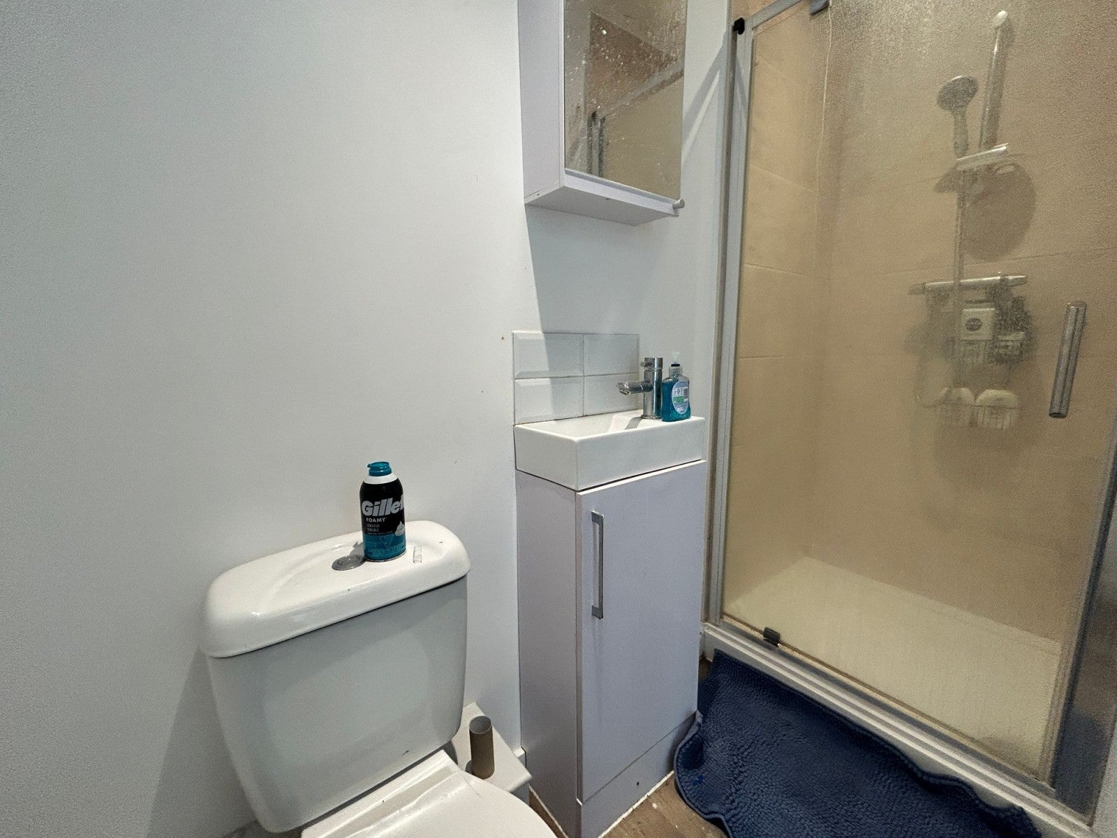 Room Hughenden Road in High Wycombe