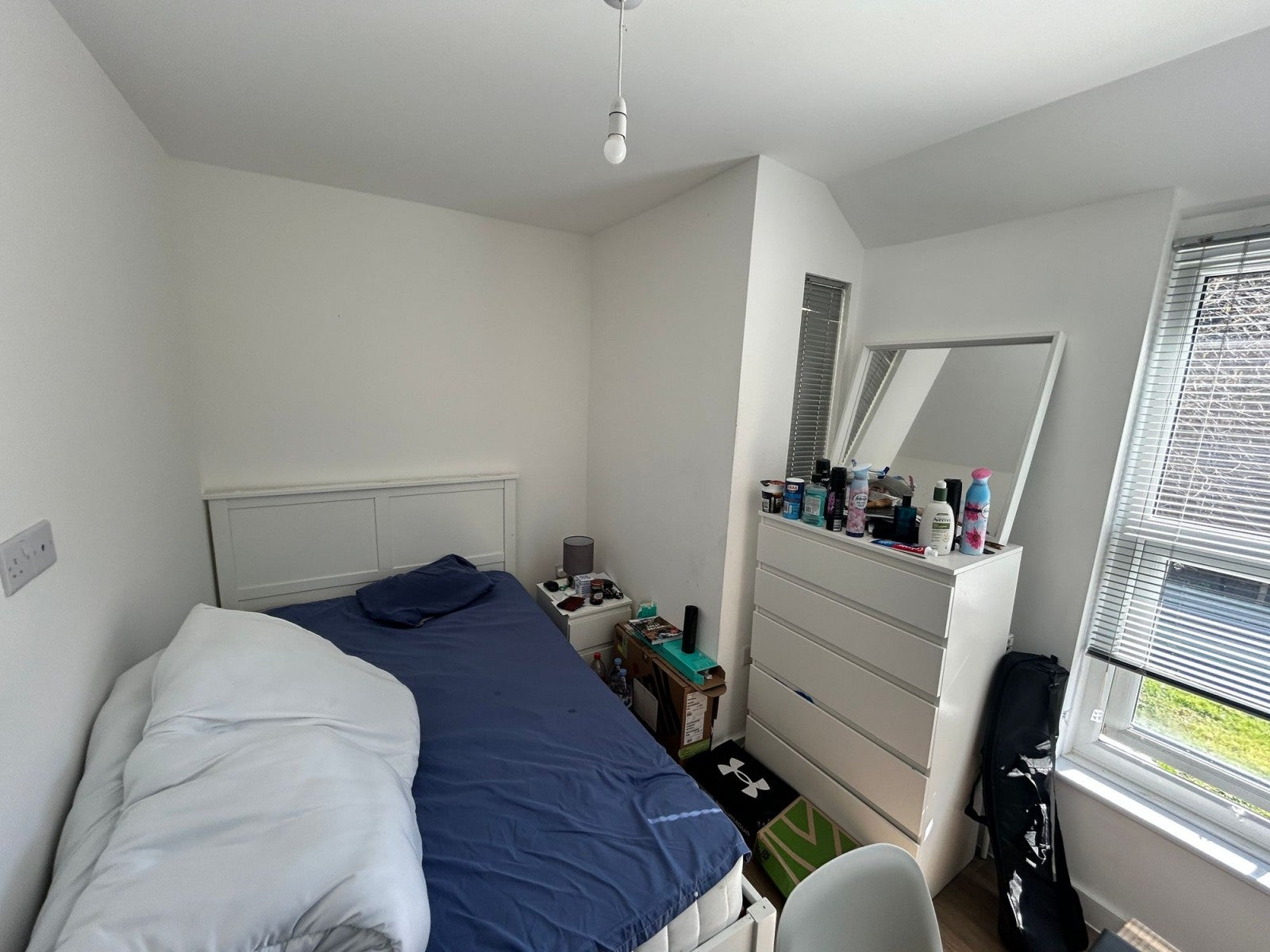 Room Hughenden Road in High Wycombe