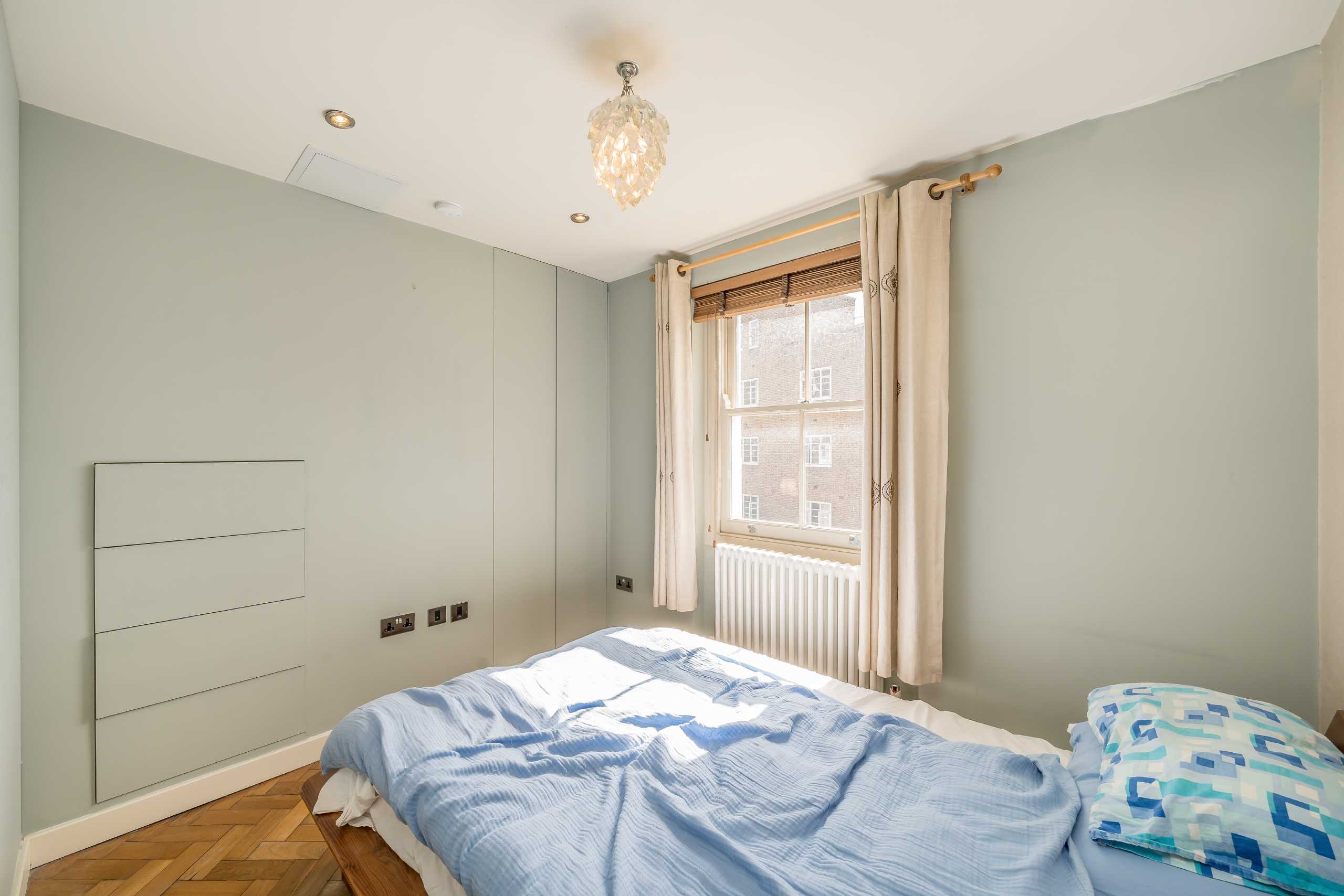 Flat Leigh Street in Greater London