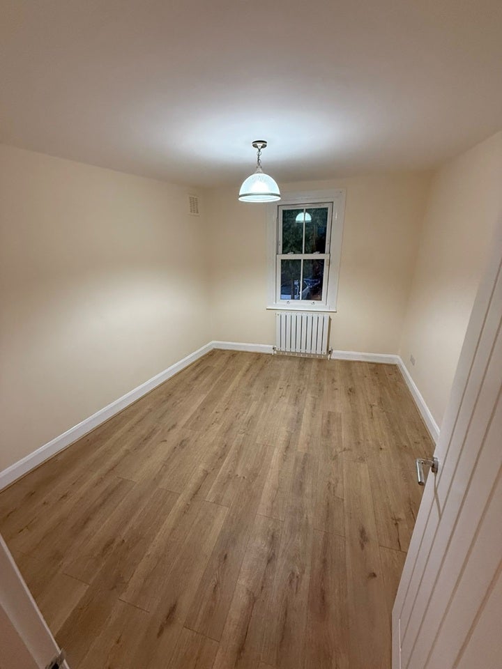 Flat Conewood Street in Greater London