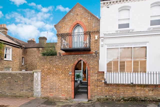House Sedleigh Road in Greater London