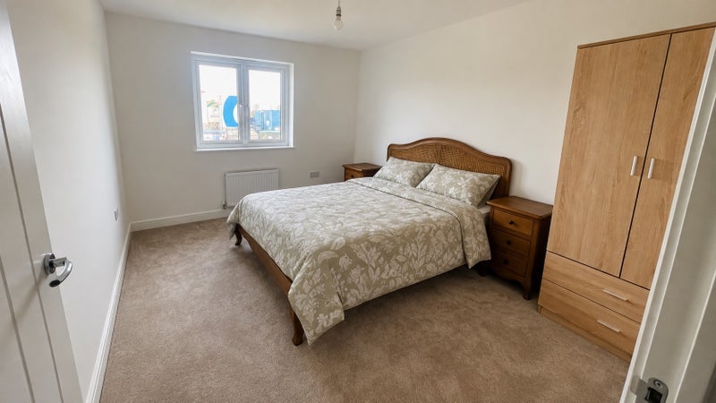 Room Kestrel Drive in East Calder