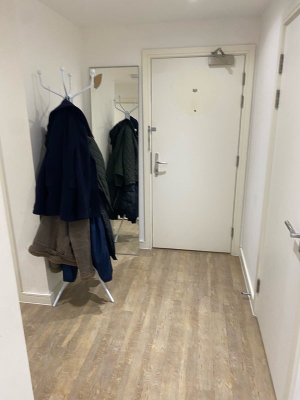 Room Christchurch Way in Greater London