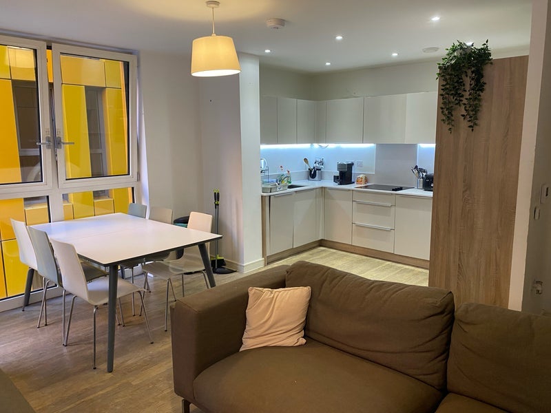 Room Christchurch Way in Greater London