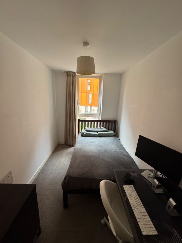 Room Christchurch Way in Greater London