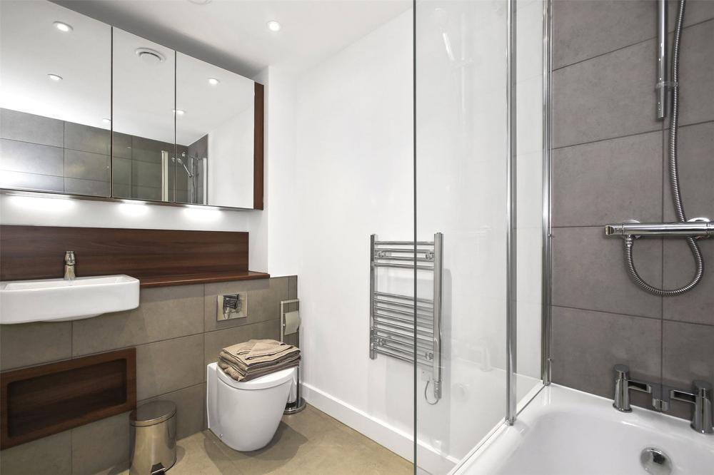Flat Mortimer Street in City of Westminster