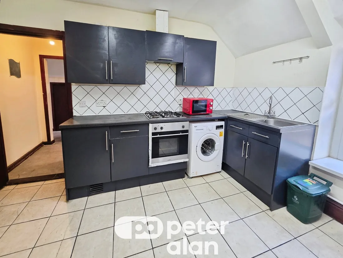 Flat Carlton Terrace in Swansea