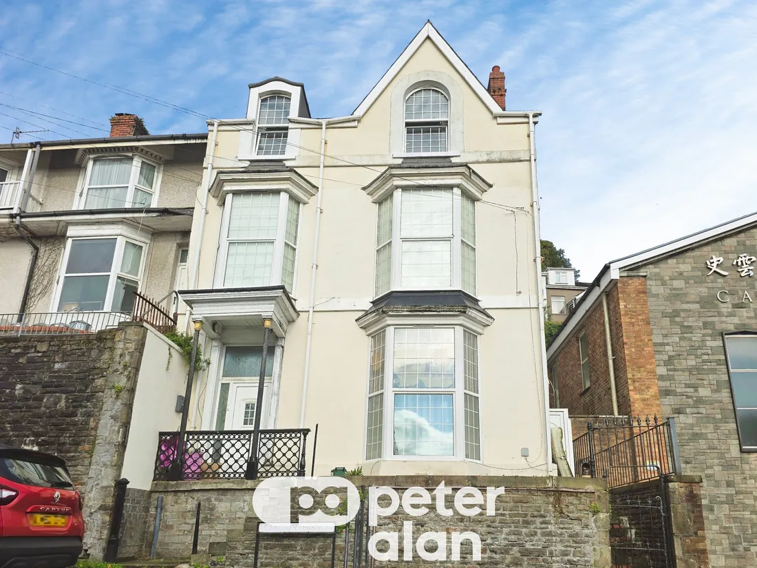 Flat Carlton Terrace in Swansea
