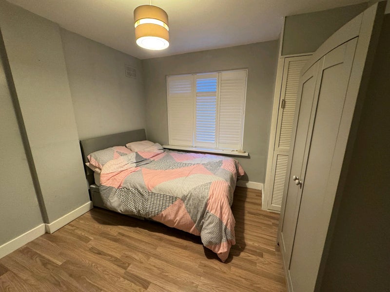Room Norman Place Road in Coventry