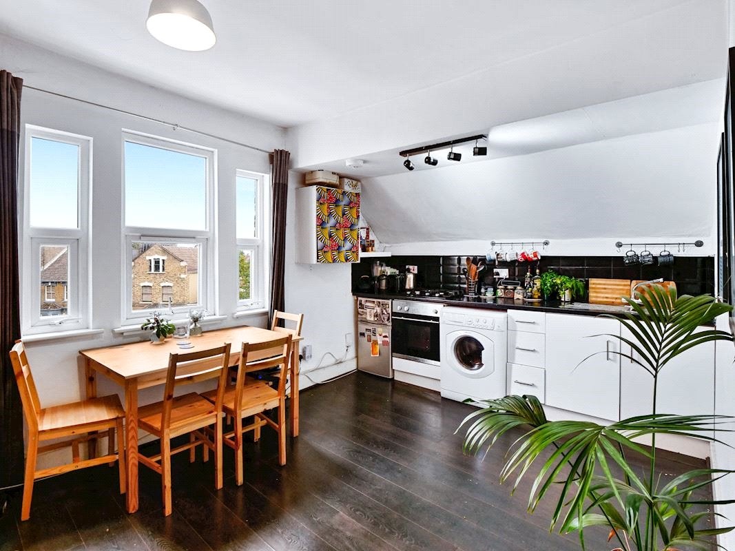 Flat St Mark's Rise in Greater London