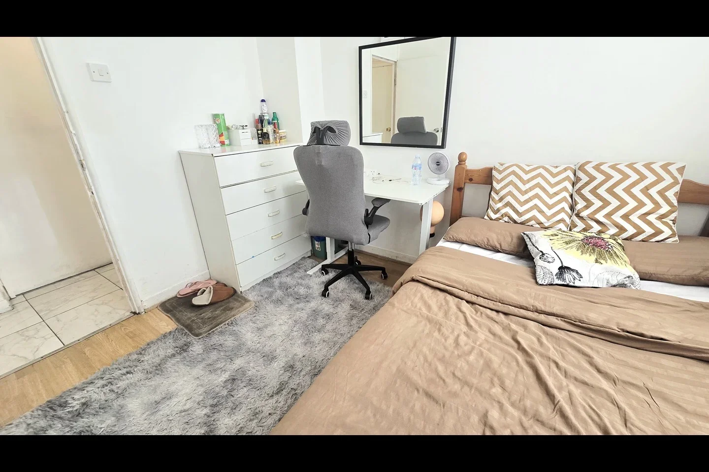 Room Hanbury Street in Greater London