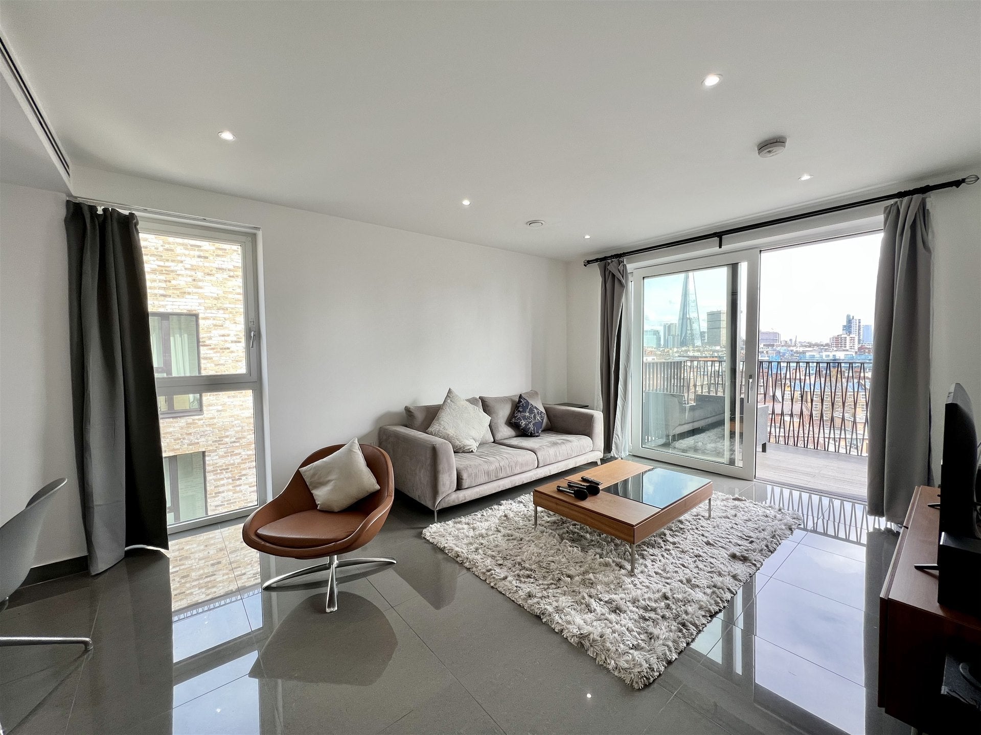 Flat Blackfriars Road in Greater London