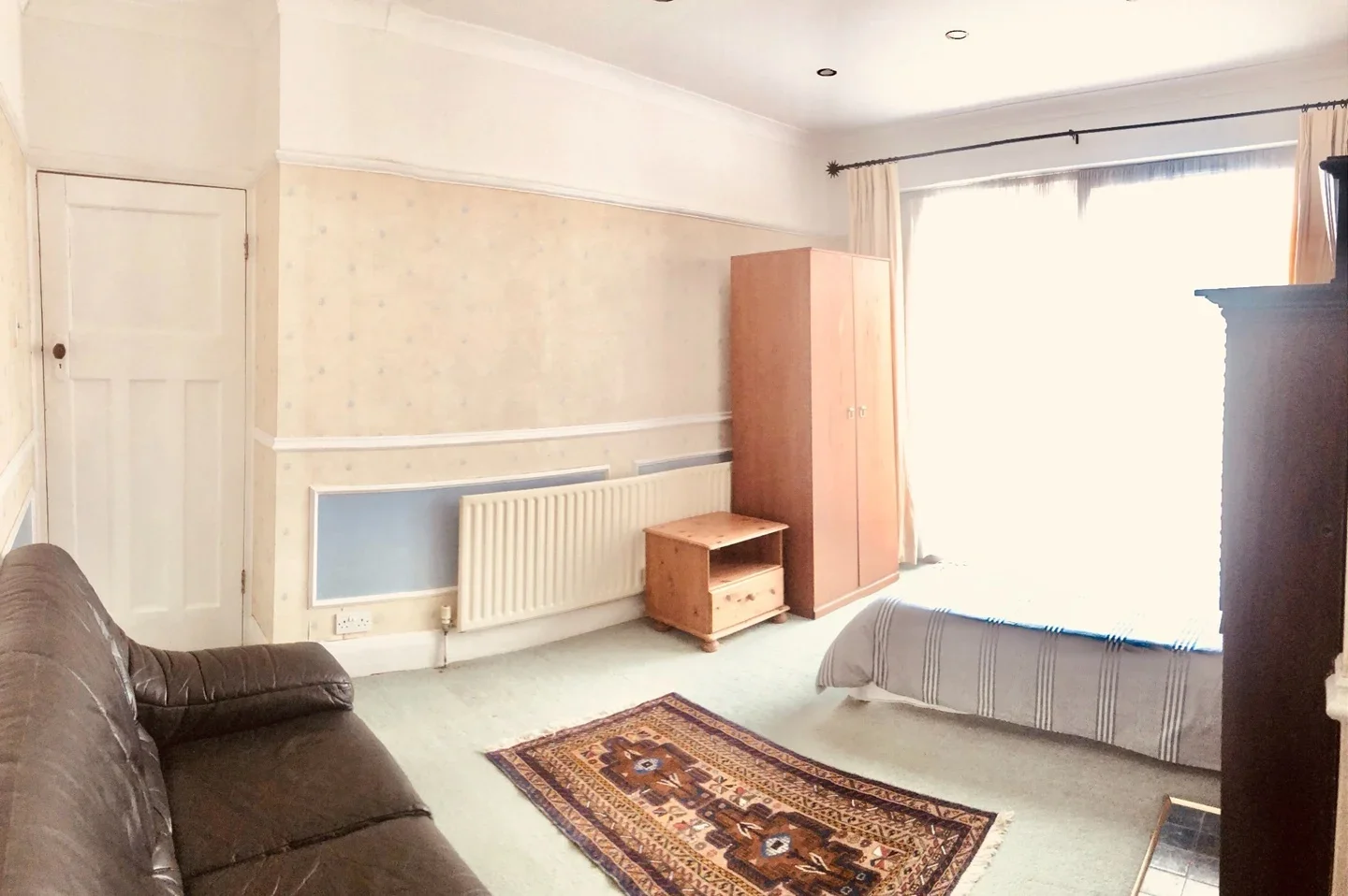 Room Springfield Avenue in Greater London