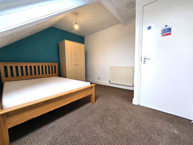 Room First Avenue in Newcastle upon Tyne