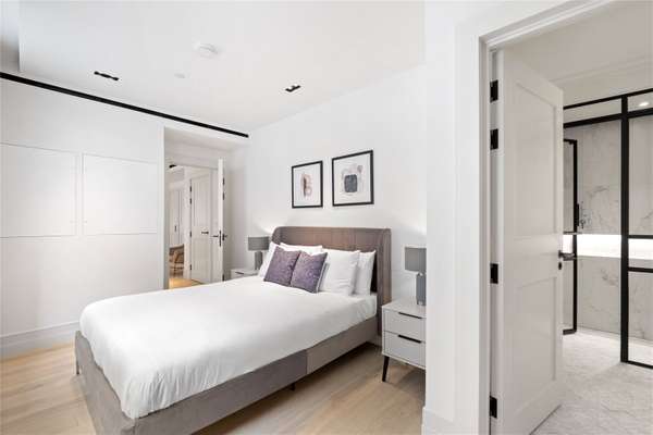 Flat Redan Place in City of Westminster