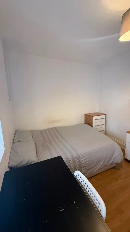 Room Chadbourn Street in Greater London