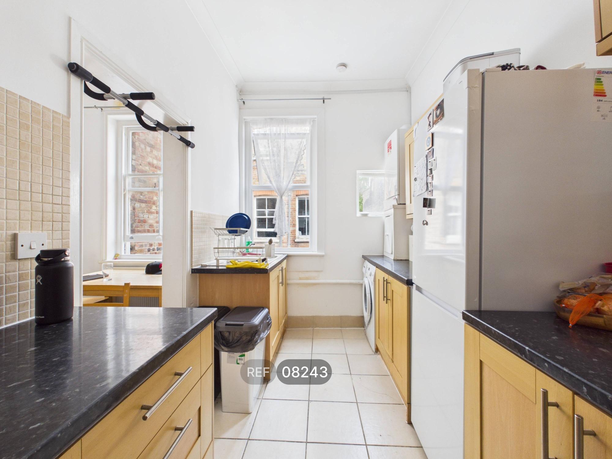 Flat Saltoun Road in Greater London