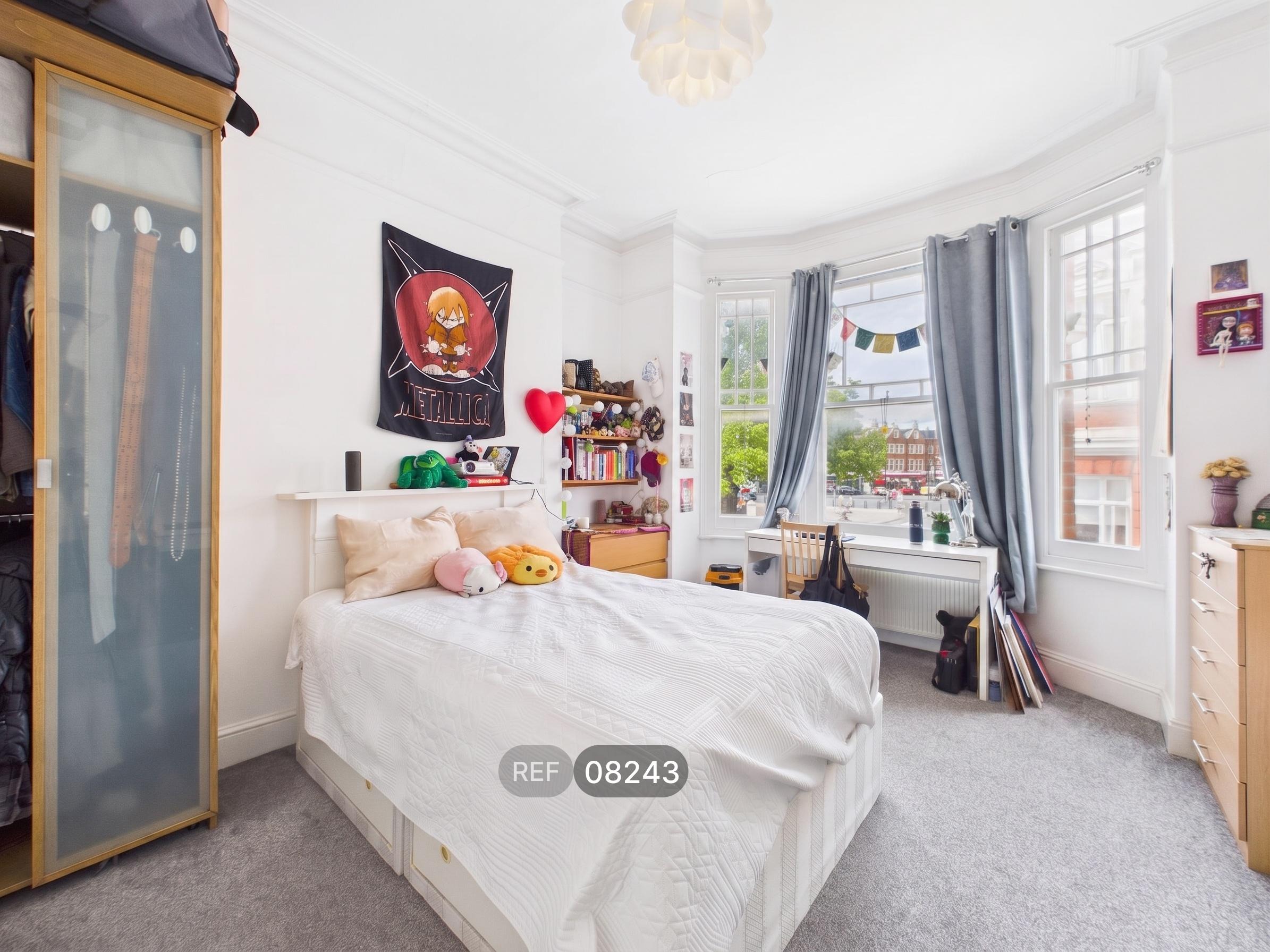 Flat Saltoun Road in Greater London