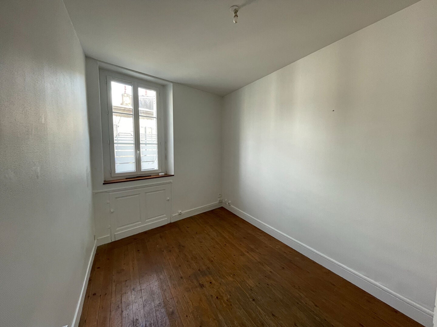 Flat Rue Ernest Renan in Bordeaux
