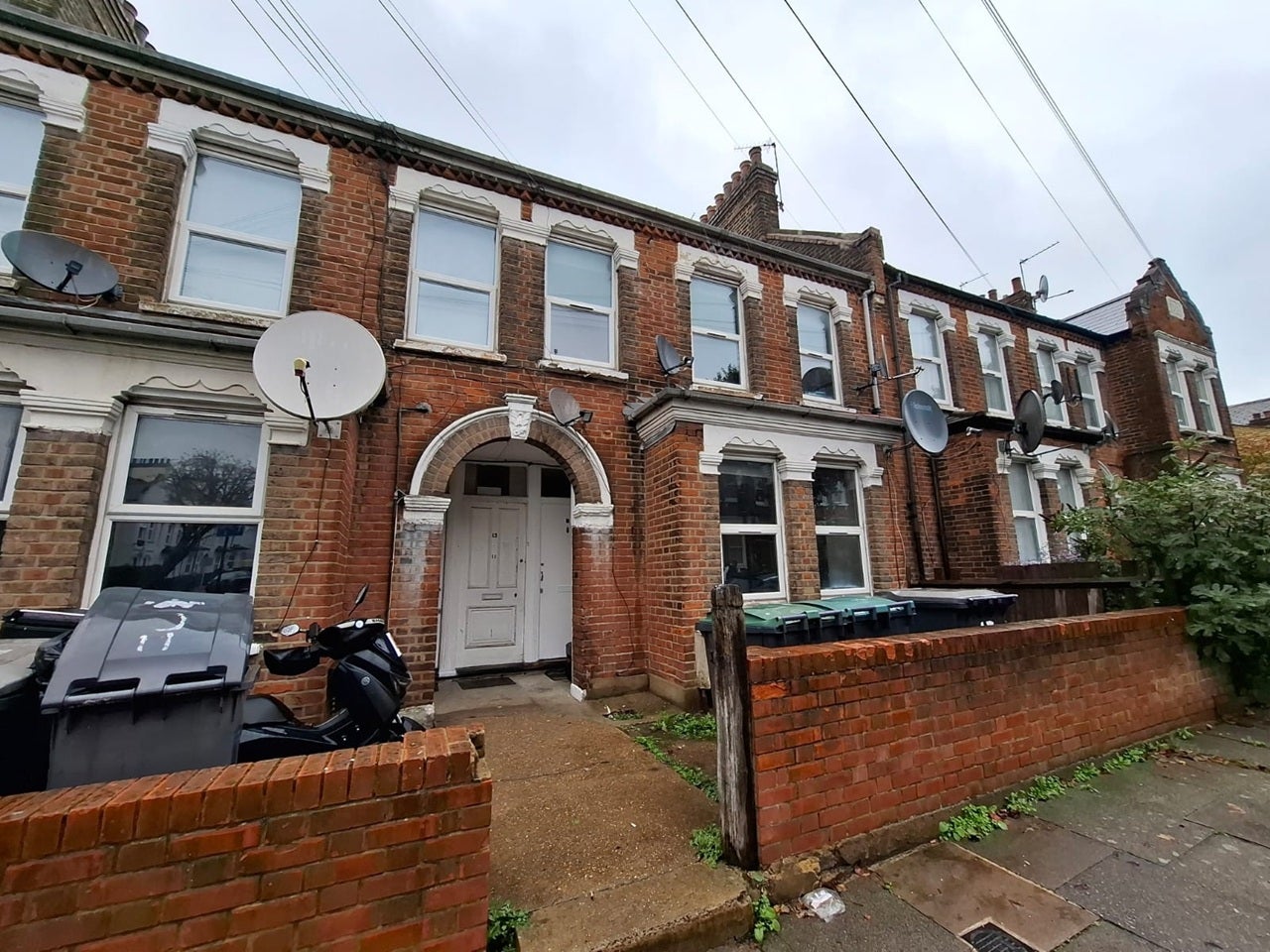 Flat Wimborne Road in Greater London