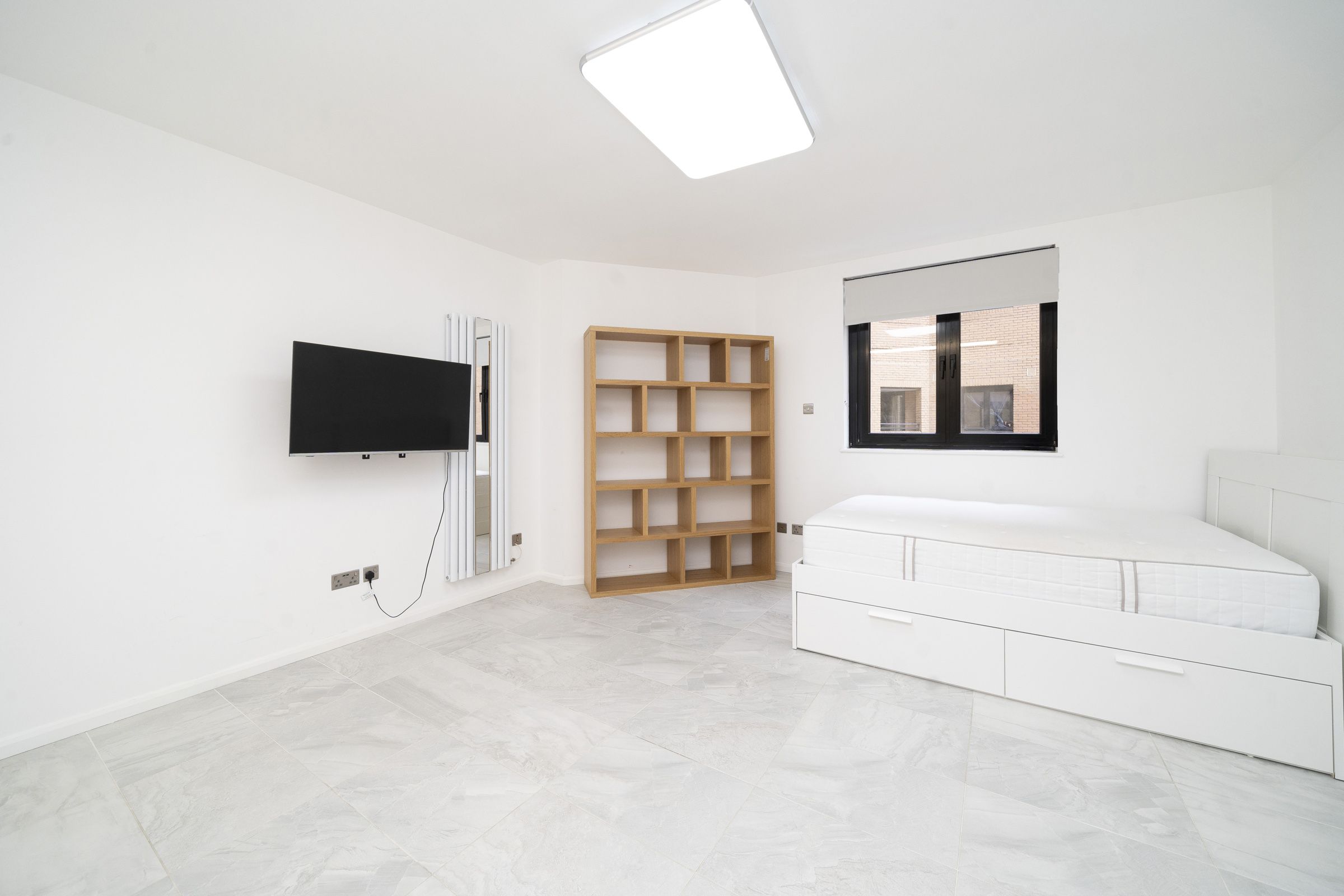 Flat Point W Access Road in Greater London