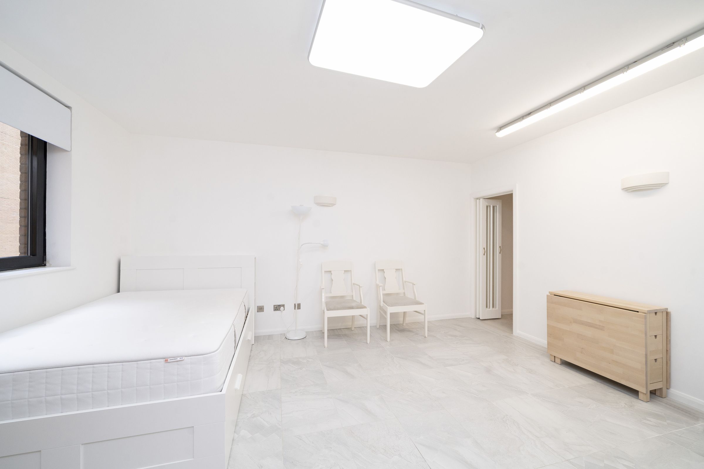 Flat Point W Access Road in Greater London